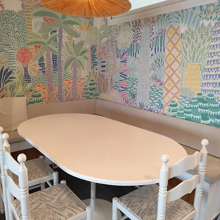 아파트 Primera Linea Marinas *